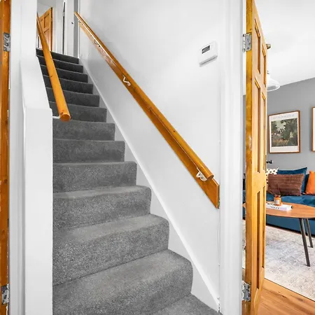 펜션 Centre - 3 Bedroom House - Parking - Netflix - Wifi - Up To 7 Guests -12w 버밍엄